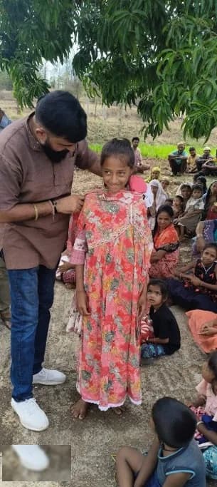 Clothes Distribution — photo 3